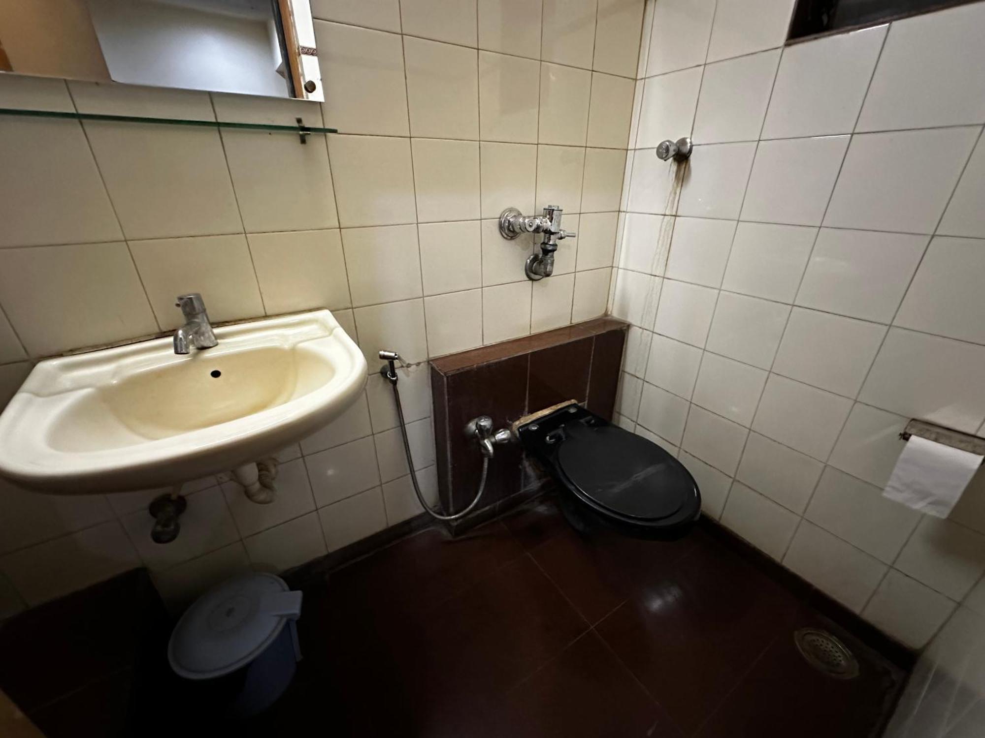 The Saffron Suites Sasupāda Екстериор снимка