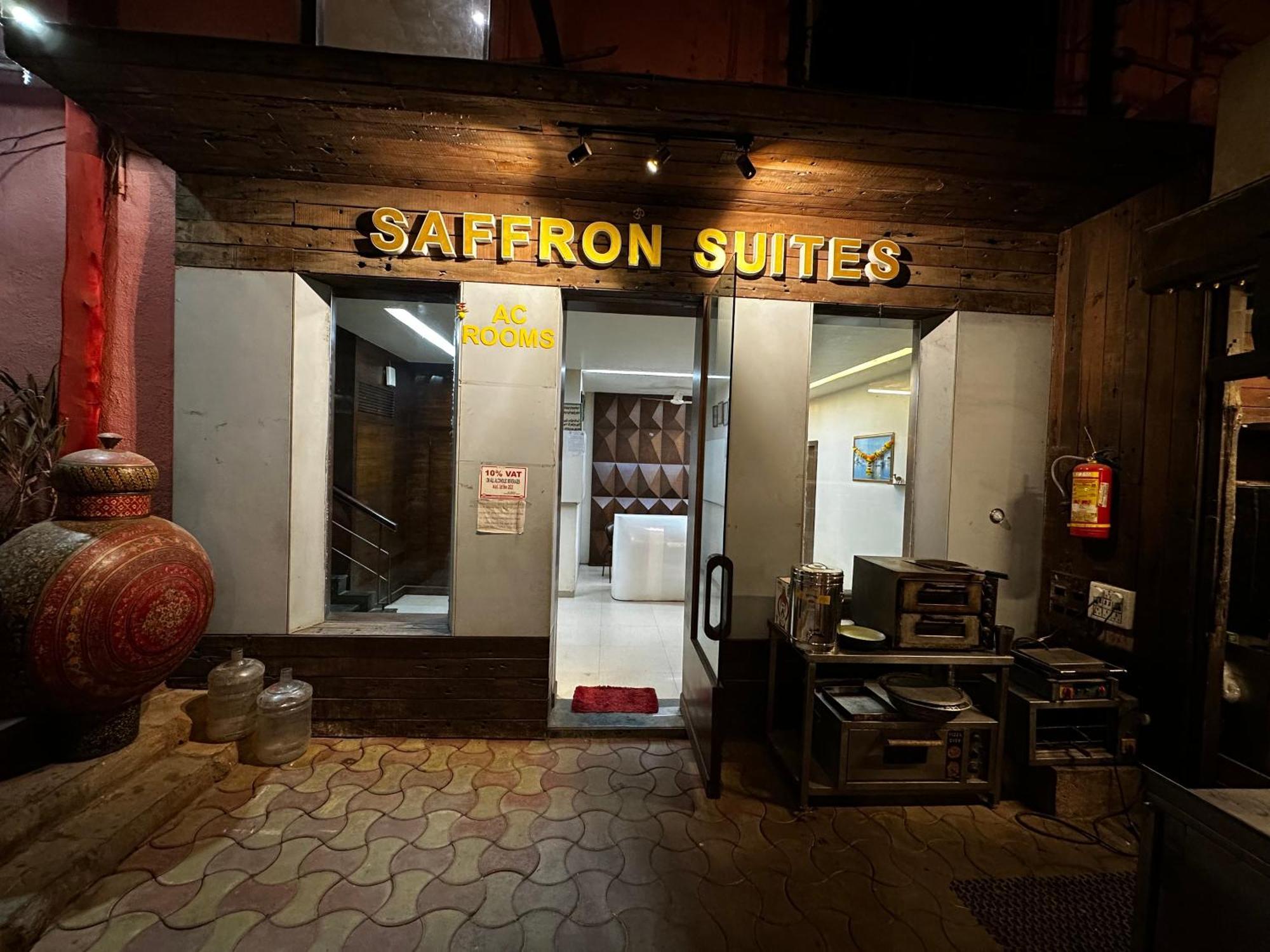 The Saffron Suites Sasupāda Екстериор снимка